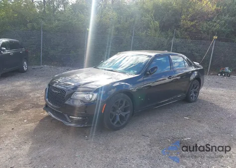 2020 Chrysler 300 300S z USA, uszkodzony, nr VIN 2C3CCABG1LH255491